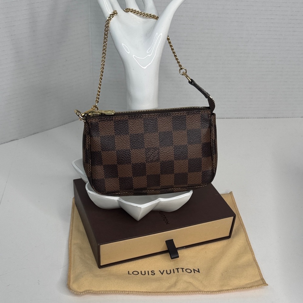 Louis Vuitton Mini Pochette Damier EUC
